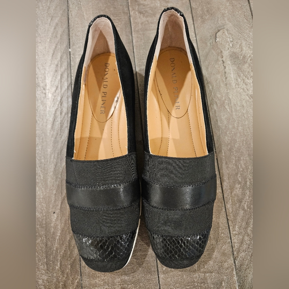 Donald J. Pliner Black Textured Flats